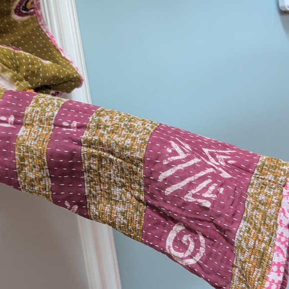 Free Size. Abundance Crop Kantha Bae - Picture 10 of 15